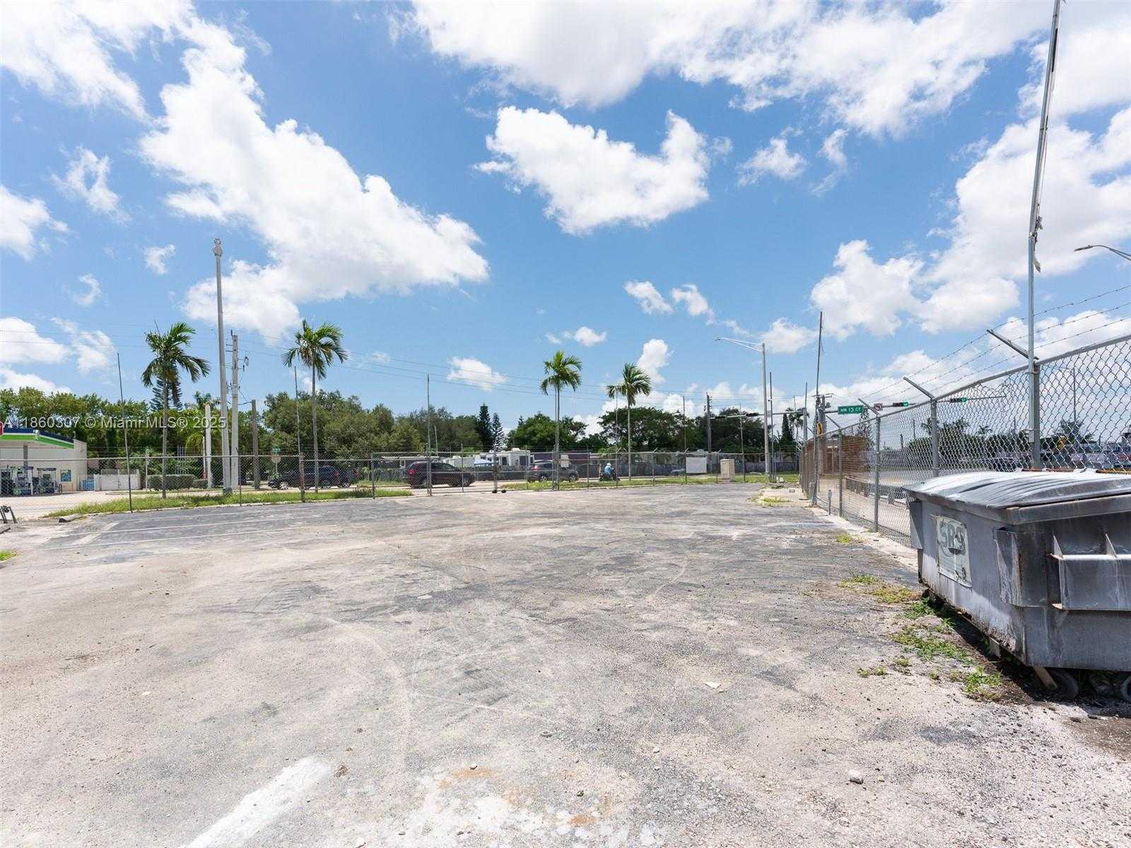 Small Image of 1321 NORTH WEST 79TH ST #1321-1, Miami Number 5