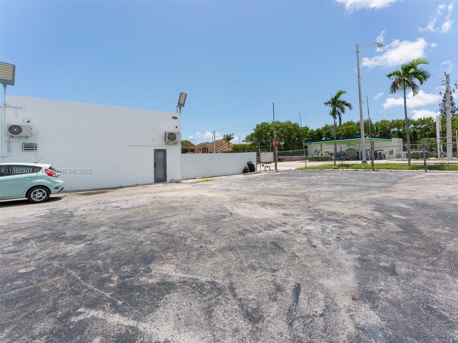 Small Image of 1321 NORTH WEST 79TH ST #1321-1, Miami Number 6