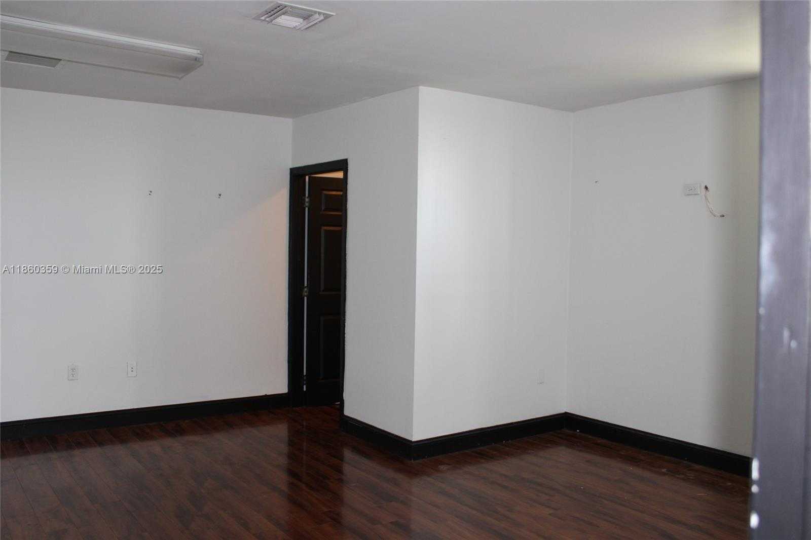 Small Image of Miami Lakes Number 8
