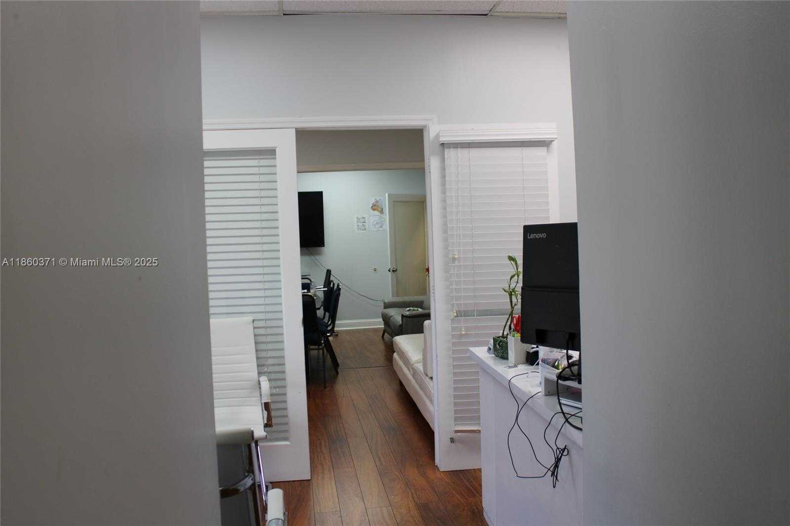 Small Image of Miami Lakes Number 3