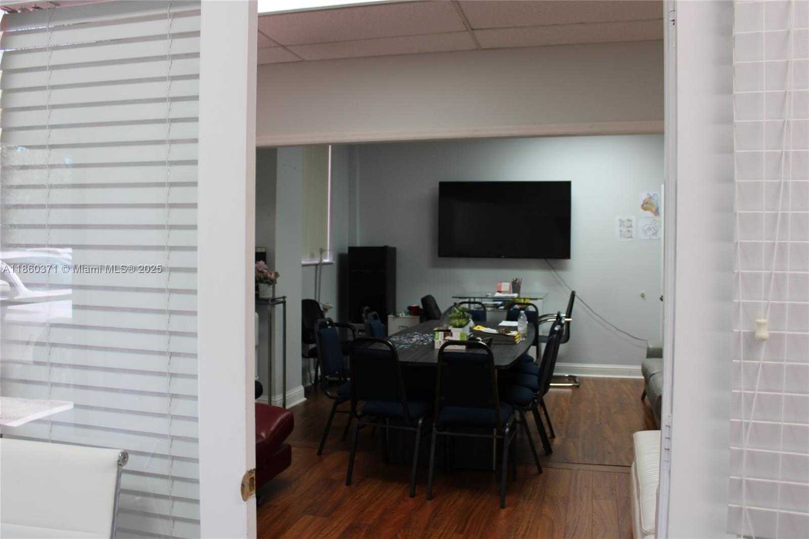 Small Image of Miami Lakes Number 4