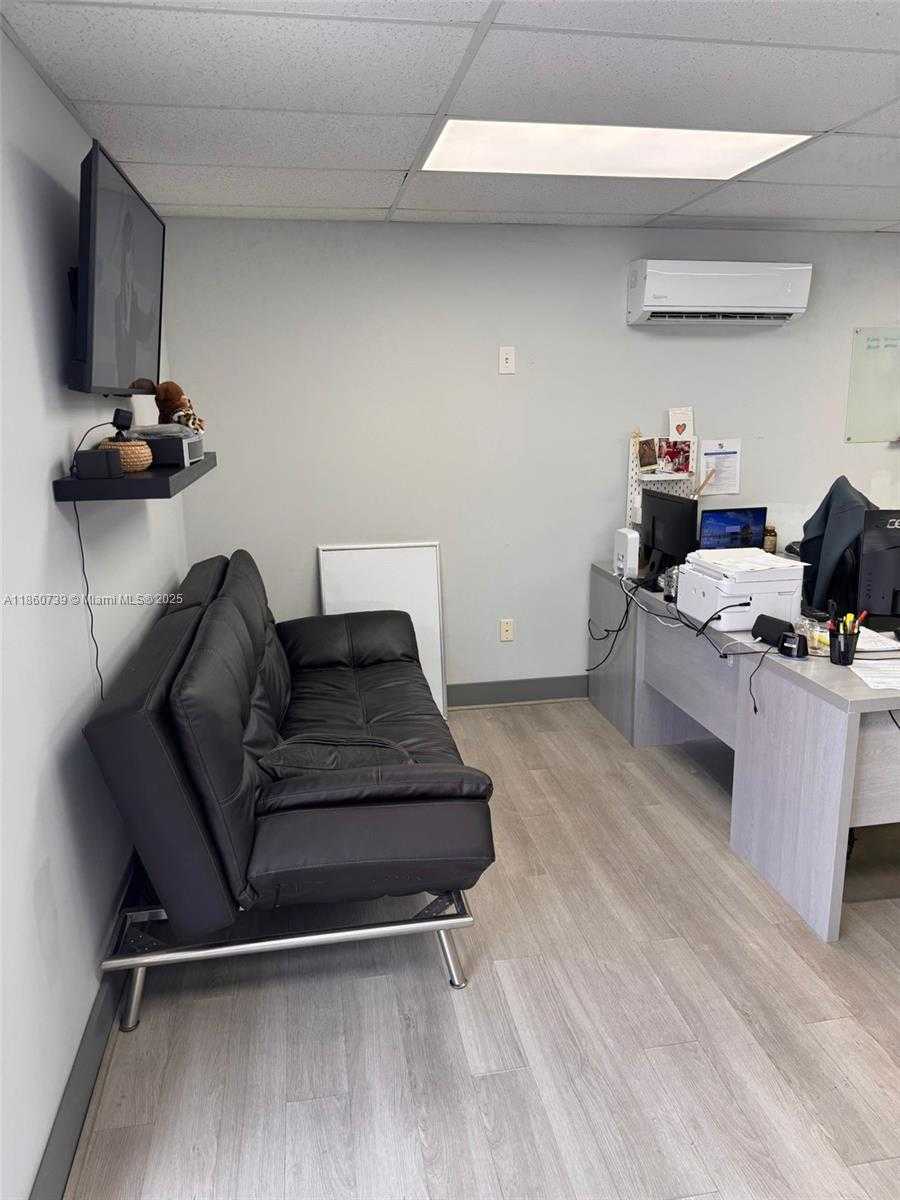 Small Image of 6020 NORTH WEST 99TH AVE #313, Doral Number 5