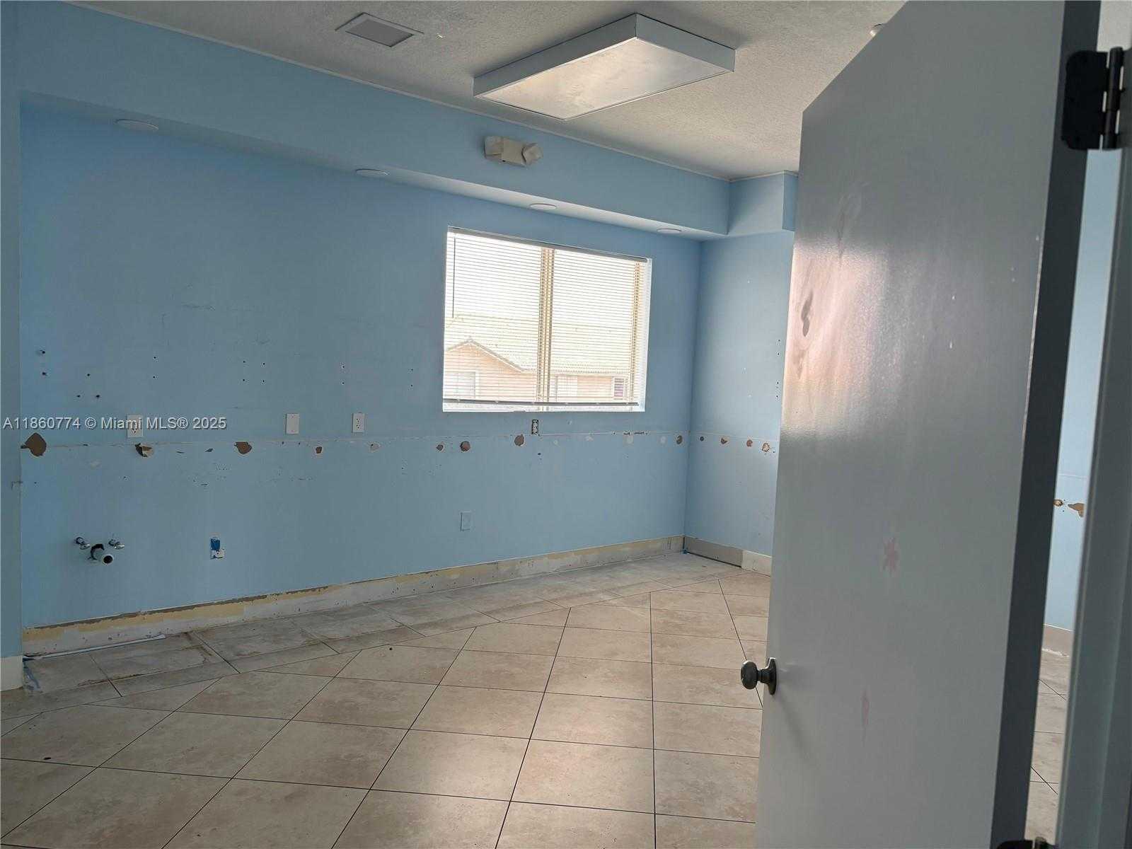 Small Image of 8302 NORTH WEST 103RD ST, Hialeah Gardens Number 9