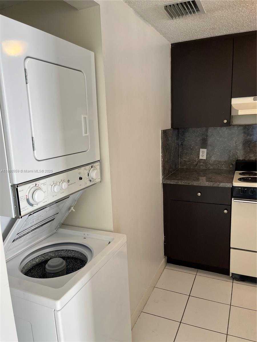 Small Image of 126 SOUTH WEST 21ST AVE, Miami Number 12