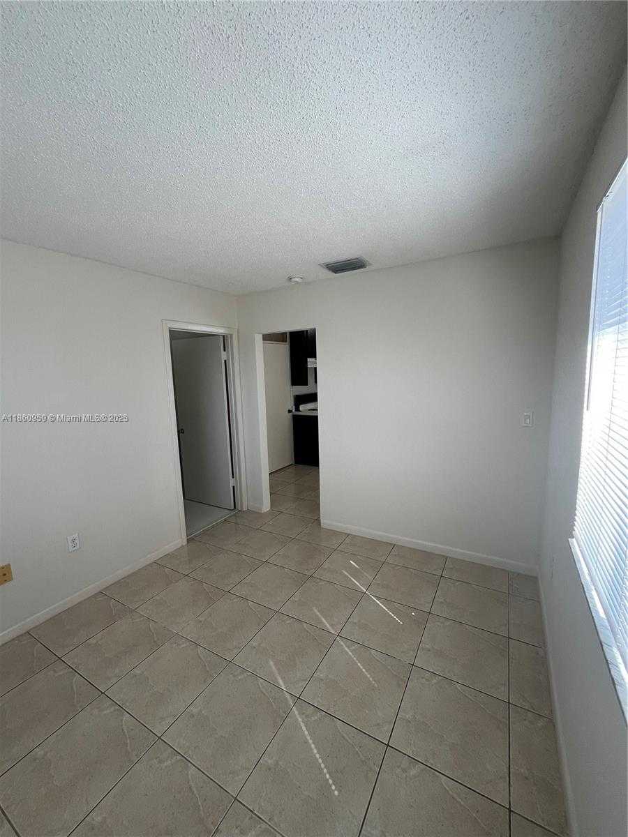 Small Image of 126 SOUTH WEST 21ST AVE, Miami Number 14