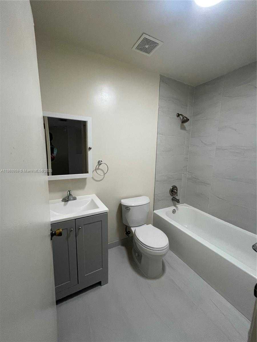 Small Image of 126 SOUTH WEST 21ST AVE, Miami Number 16