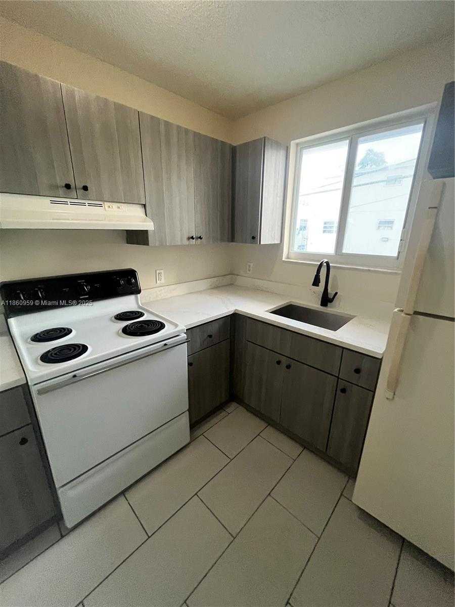 Small Image of 126 SOUTH WEST 21ST AVE, Miami Number 19