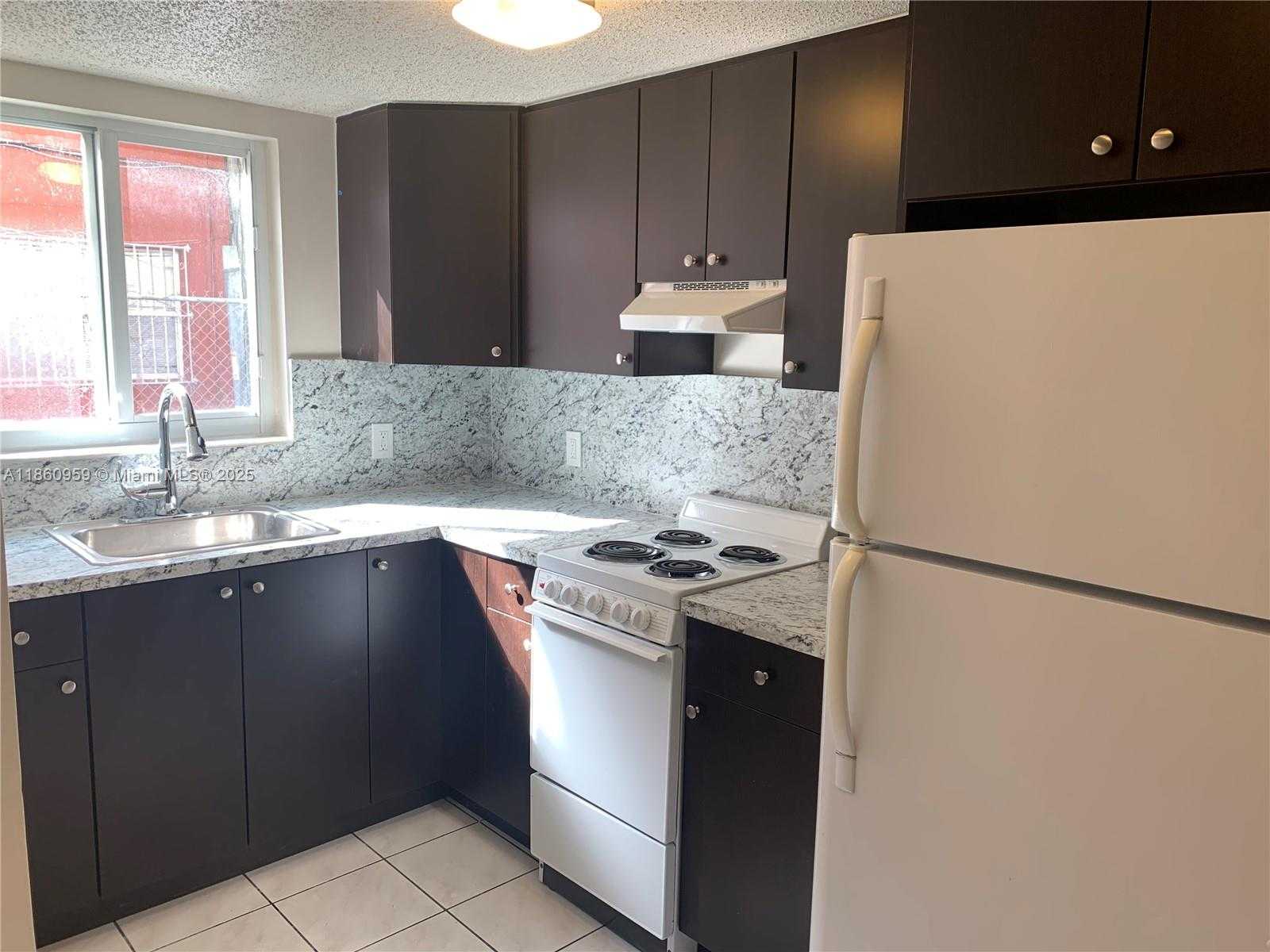 Small Image of 126 SOUTH WEST 21ST AVE, Miami Number 3