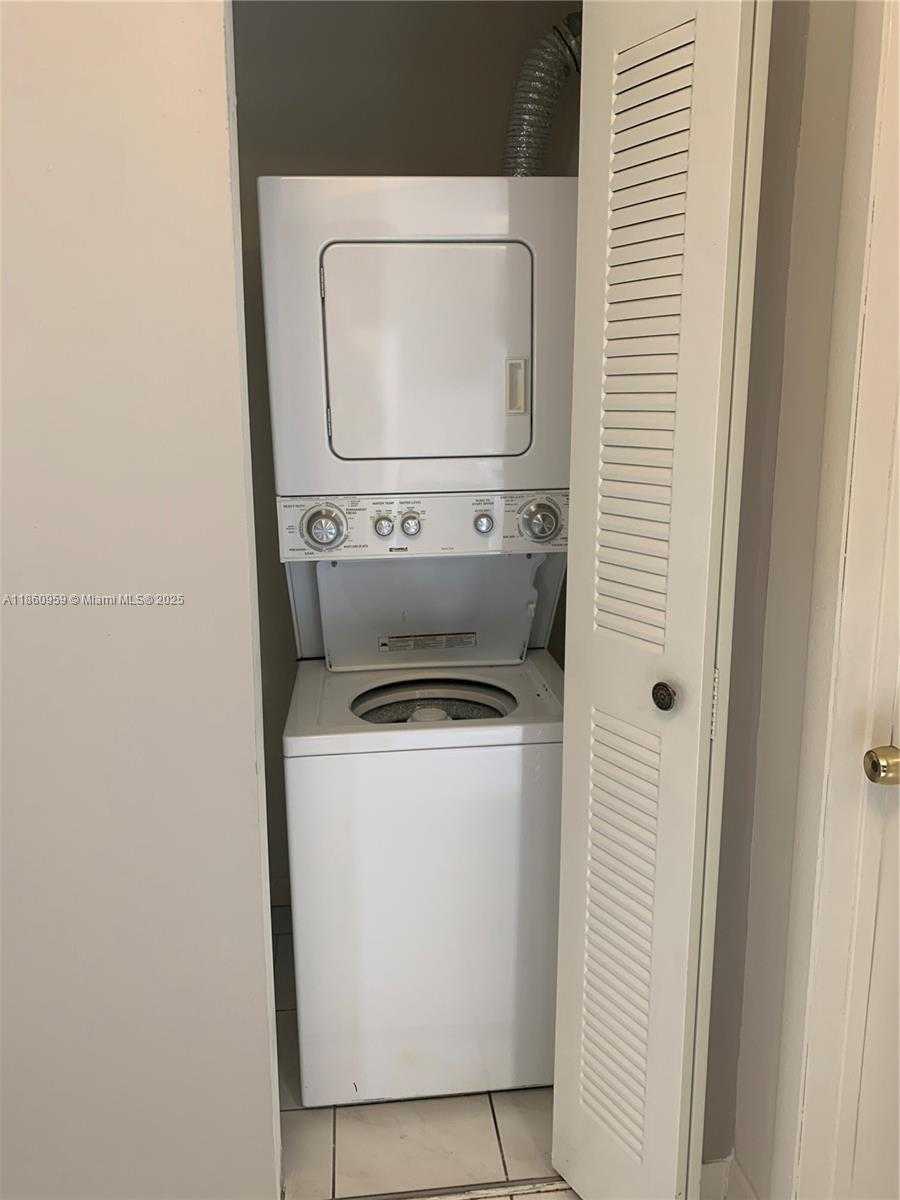 Small Image of 126 SOUTH WEST 21ST AVE, Miami Number 6
