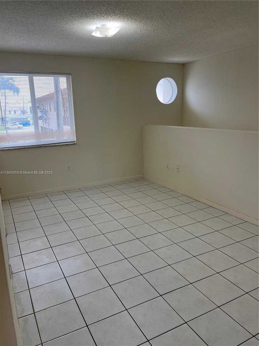Small Image of 126 SOUTH WEST 21ST AVE, Miami Number 7