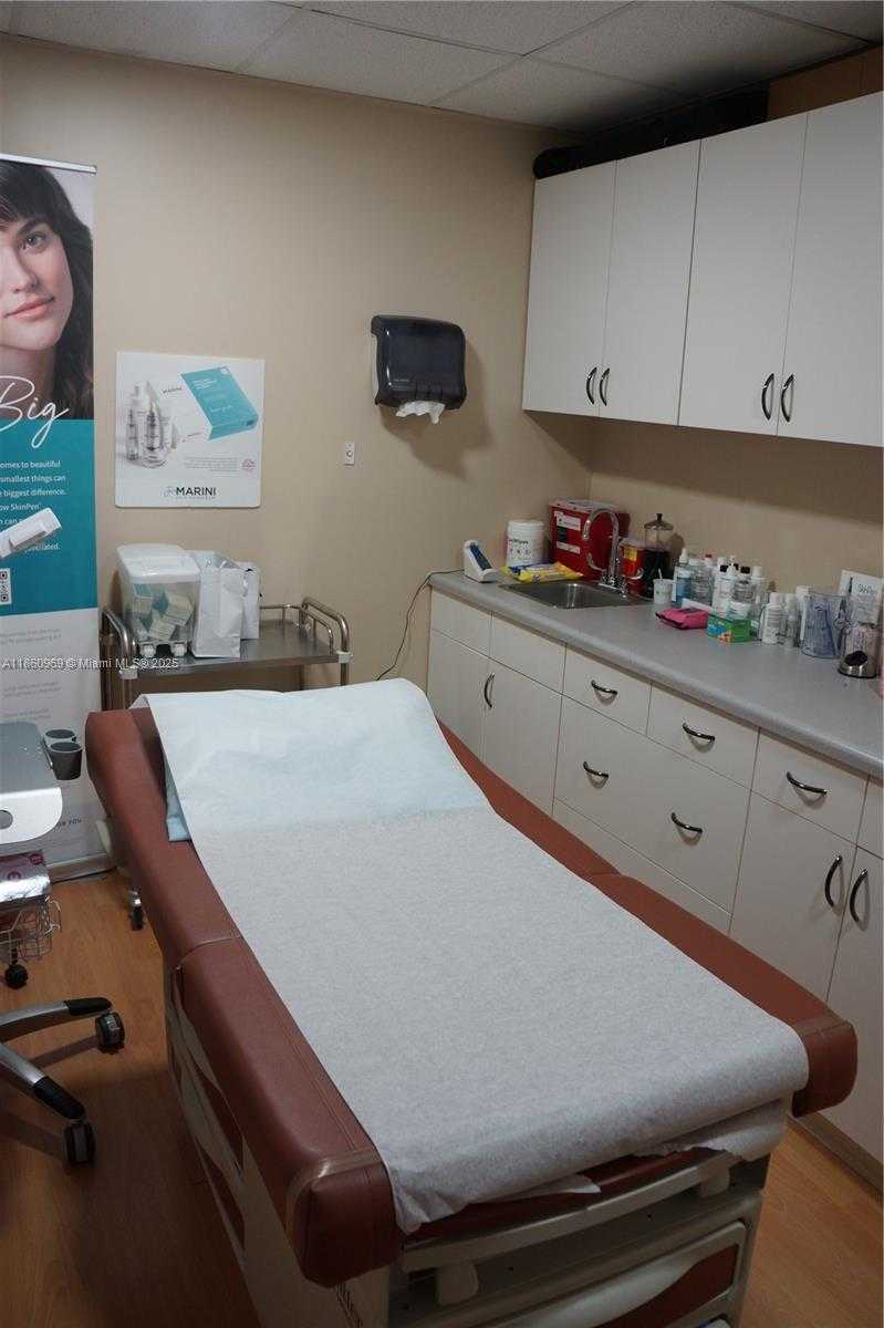 Small Image of 12301 TAFT ST #Suite 1, Pembroke Pines Number 10