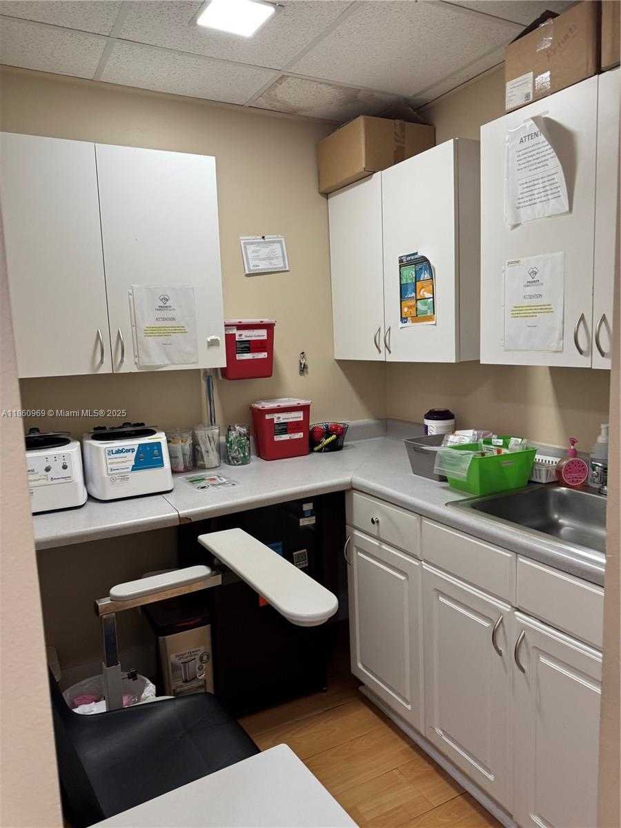 Small Image of 12301 TAFT ST #Suite 1, Pembroke Pines Number 7
