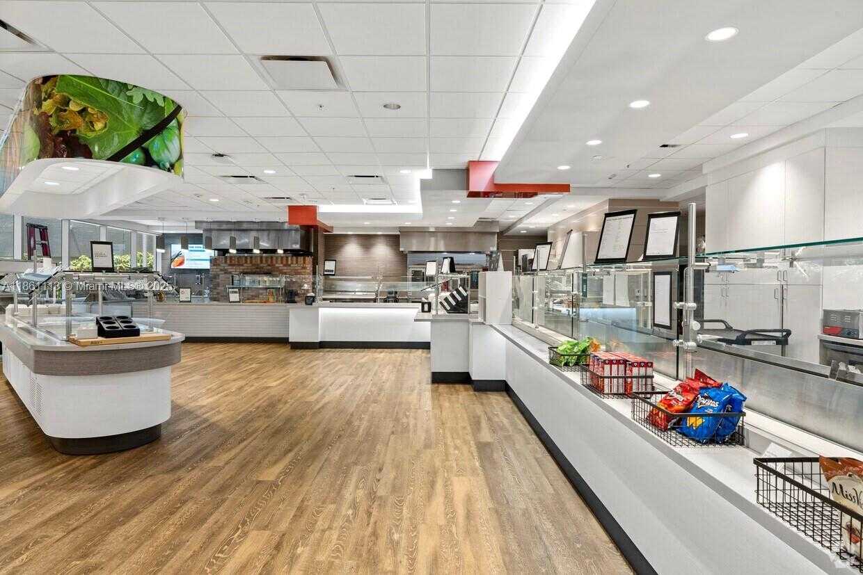 Small Image of 899 W CYPRESS CREEK RD, Out of City Number 4