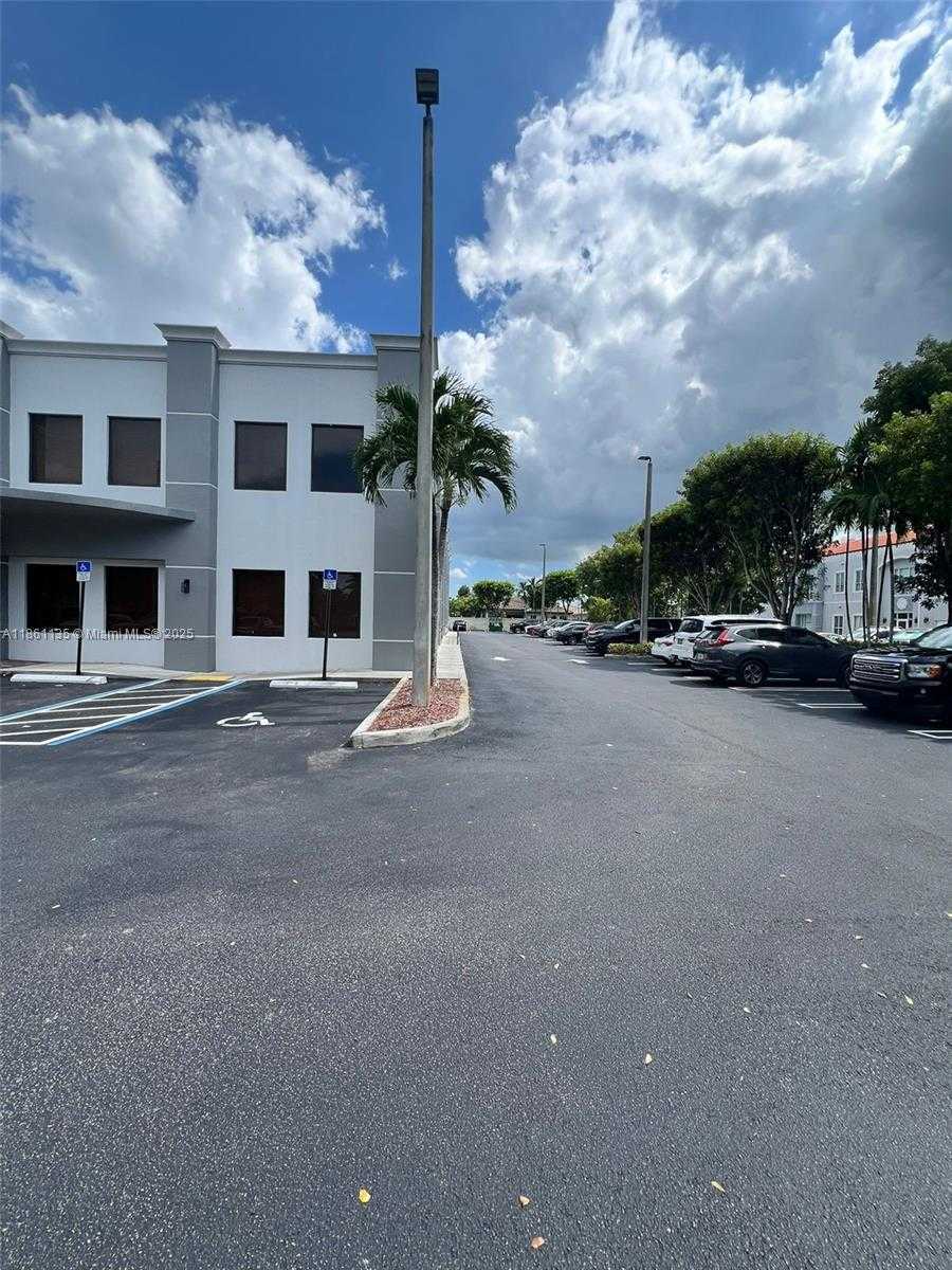 Small Image of 14750 SOUTH WEST 26TH ST, Miami Number 10