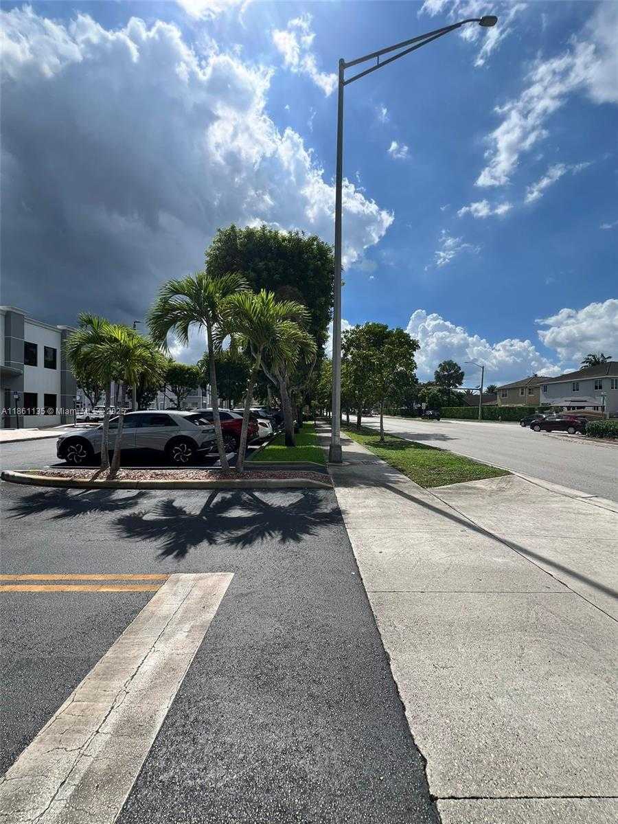 Small Image of 14750 SOUTH WEST 26TH ST, Miami Number 11