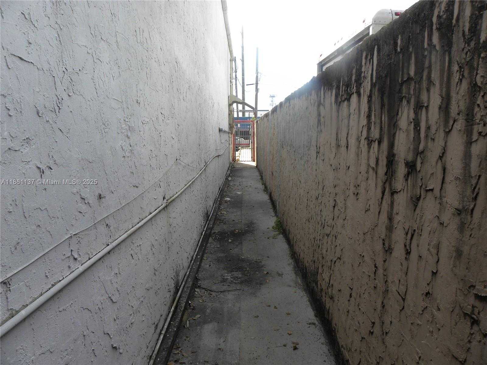 Small Image of 2529 NORTH WEST 23RD ST, Miami Number 12
