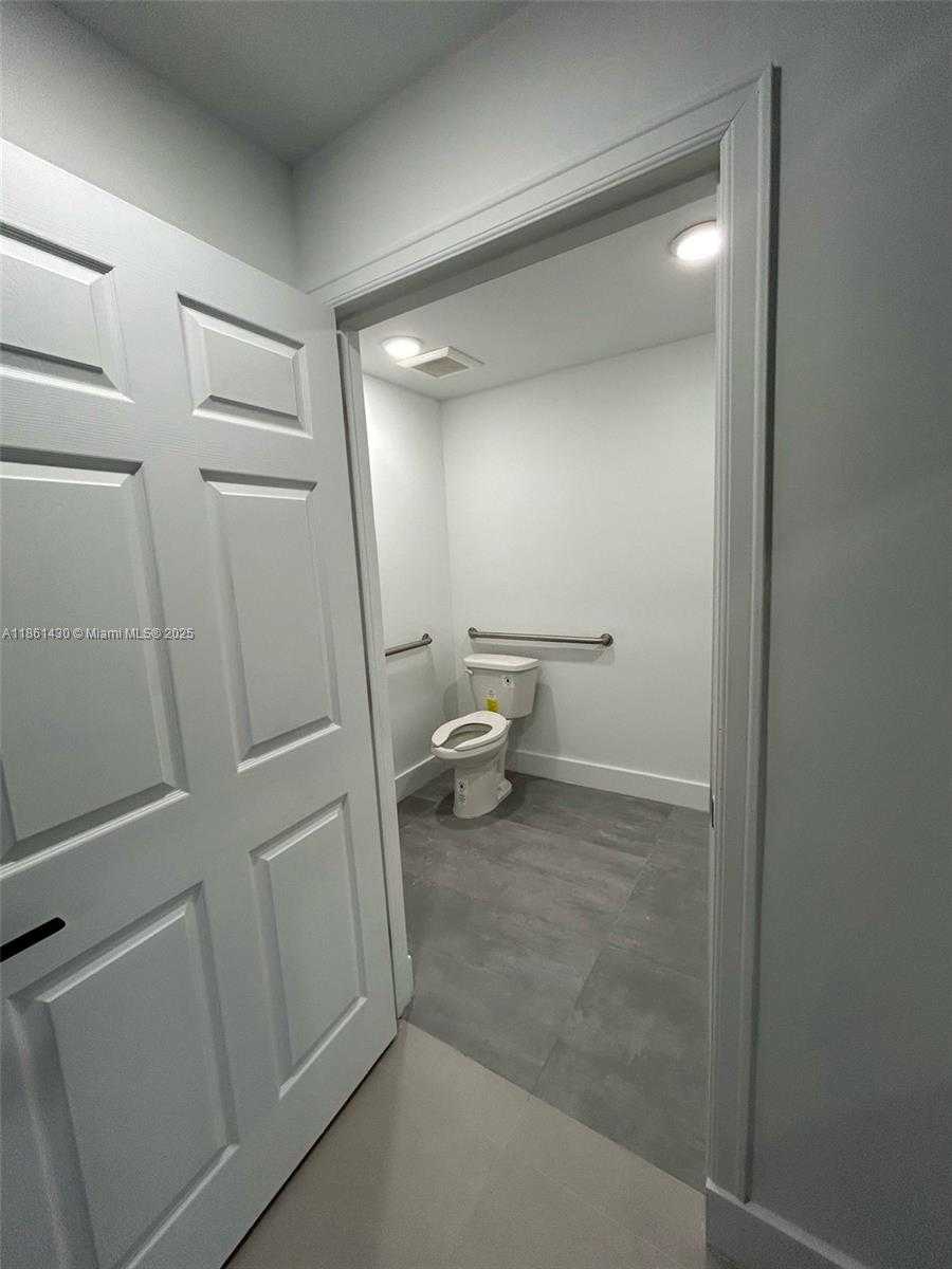 Small Image of 4202 NORTH WEST 2ND AVE, Miami Number 8