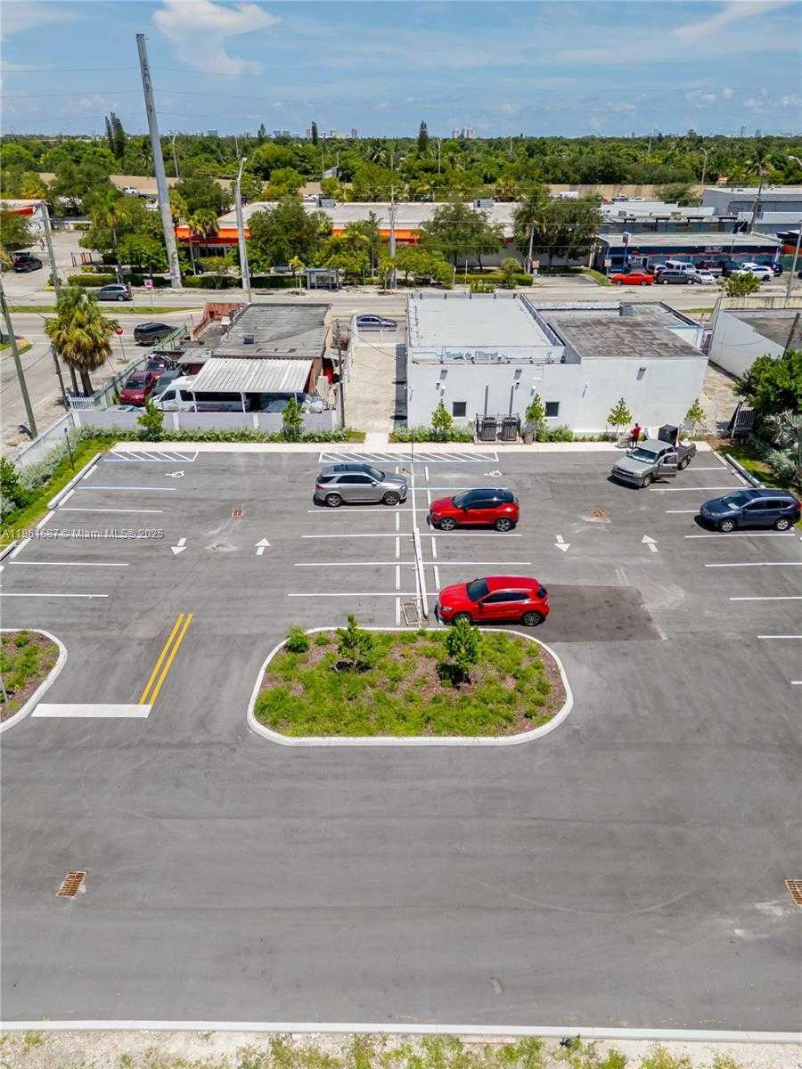 Small Image of 10822 NORTH WEST 7TH AVE, Miami Number 3