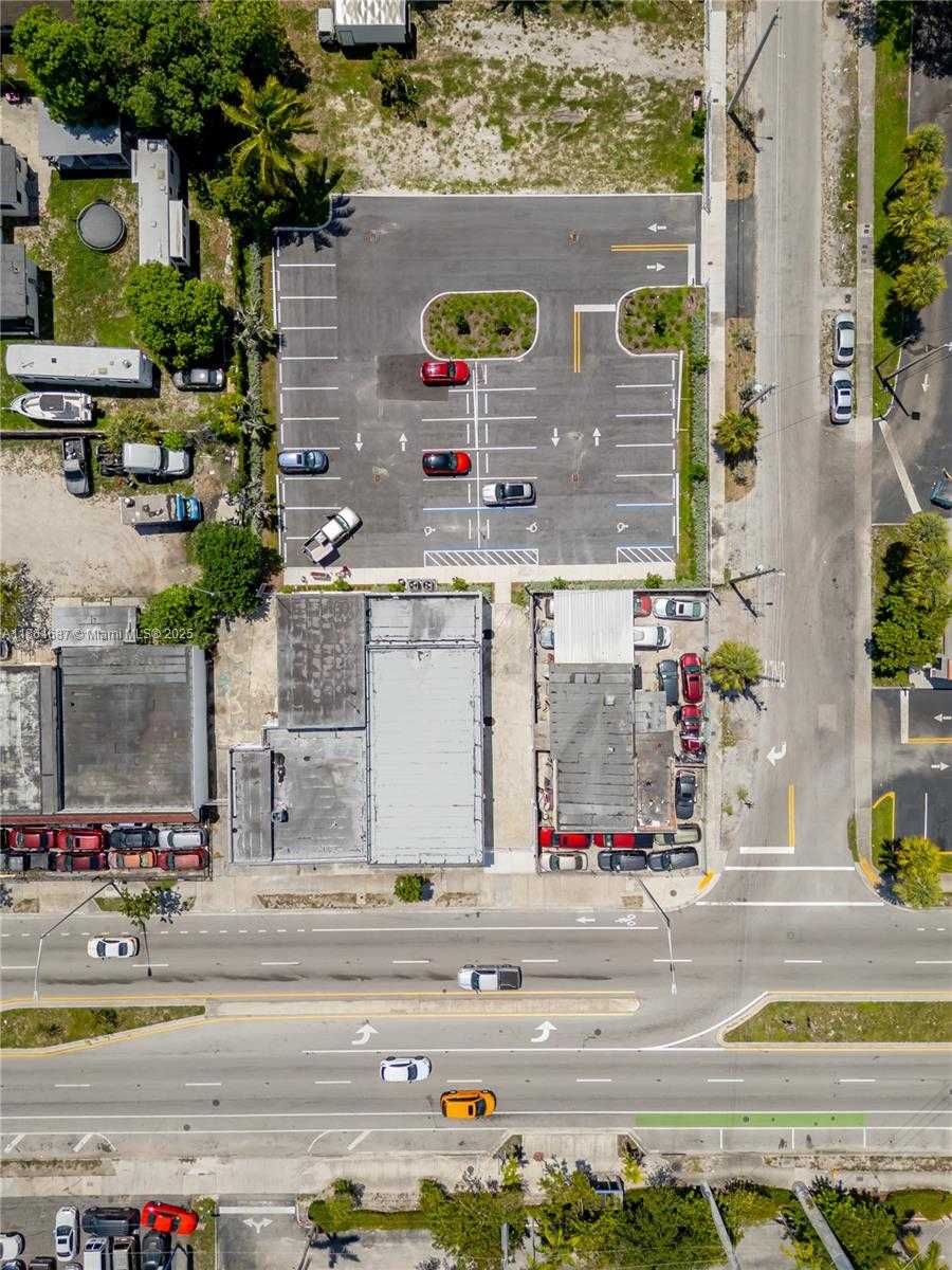 Small Image of 10822 NORTH WEST 7TH AVE, Miami Number 5