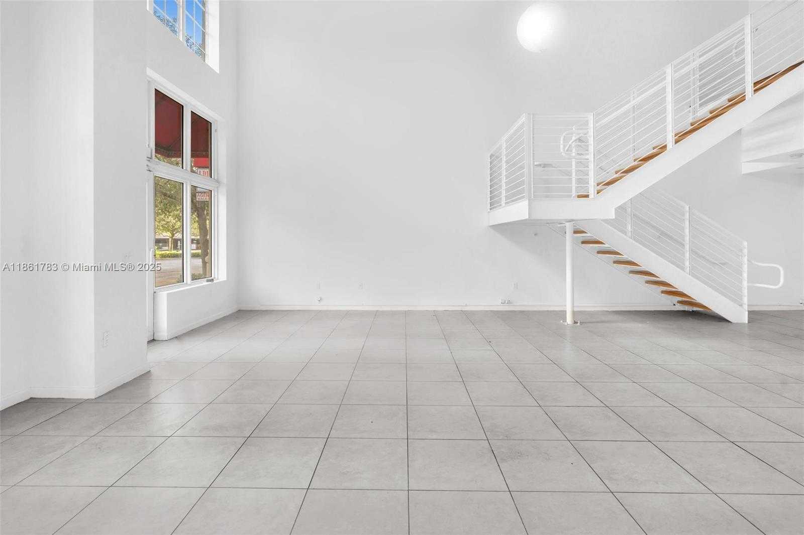 Small Image of 410 EVERNIA ST #113, West Palm Beach Number 10