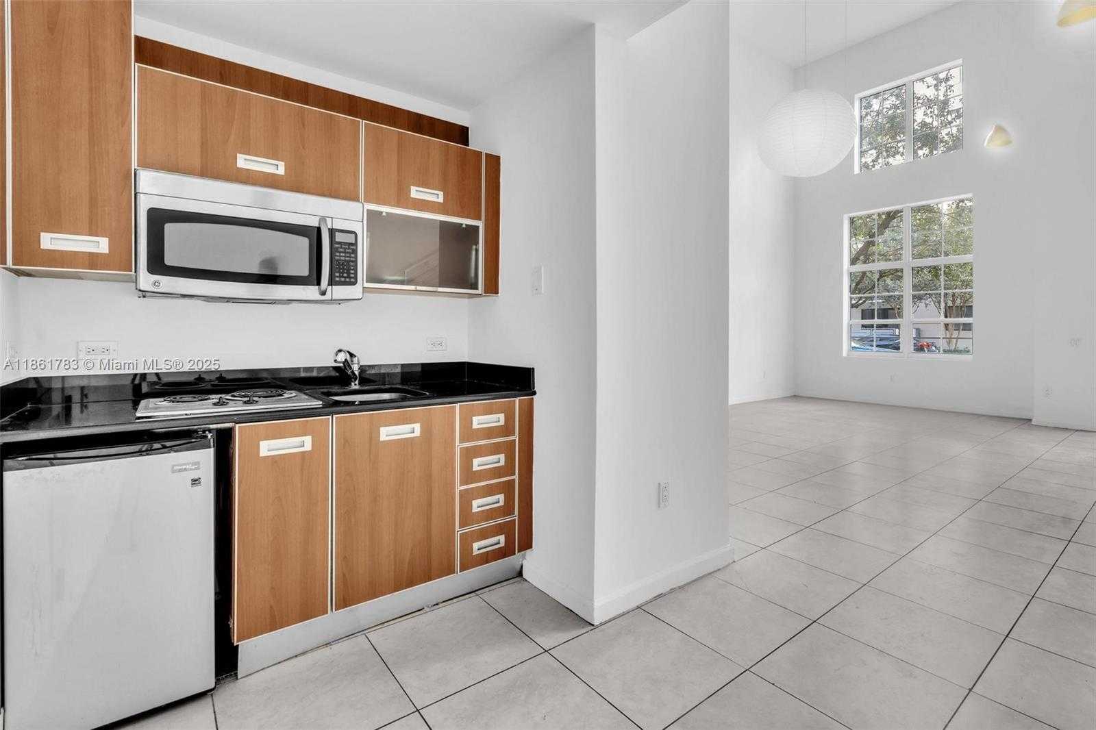Small Image of 410 EVERNIA ST #113, West Palm Beach Number 19