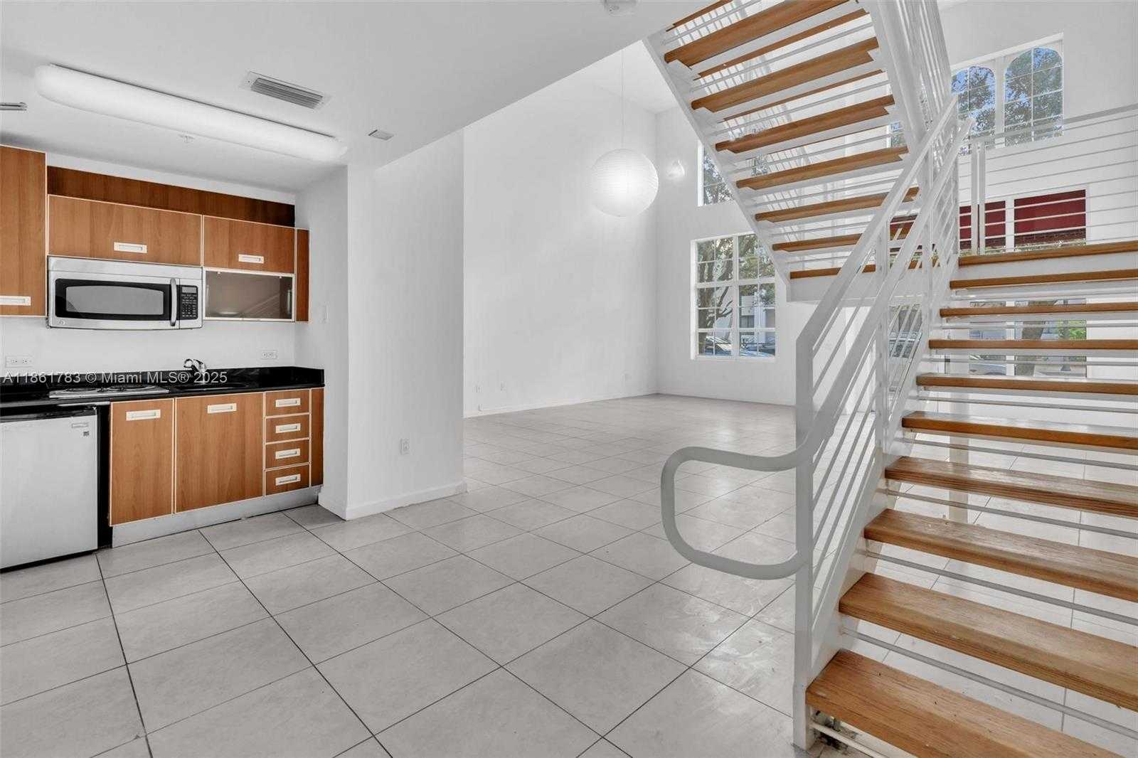 Small Image of 410 EVERNIA ST #113, West Palm Beach Number 20