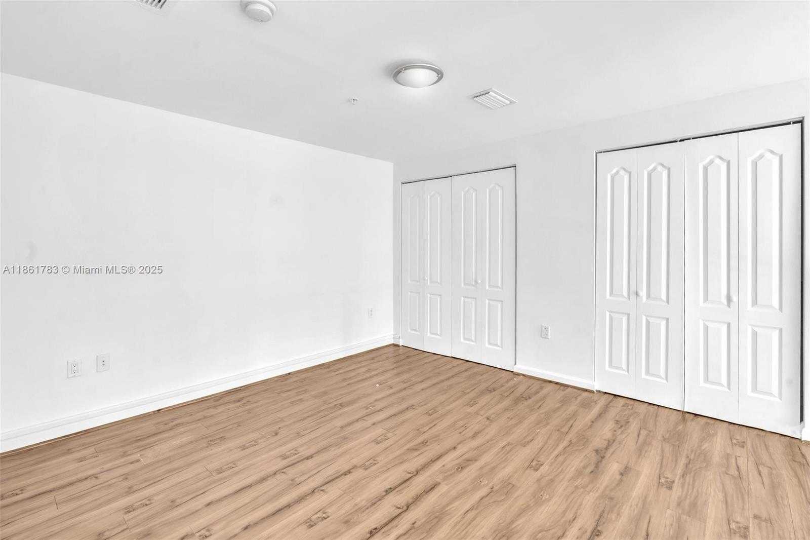 Small Image of 410 EVERNIA ST #113, West Palm Beach Number 22