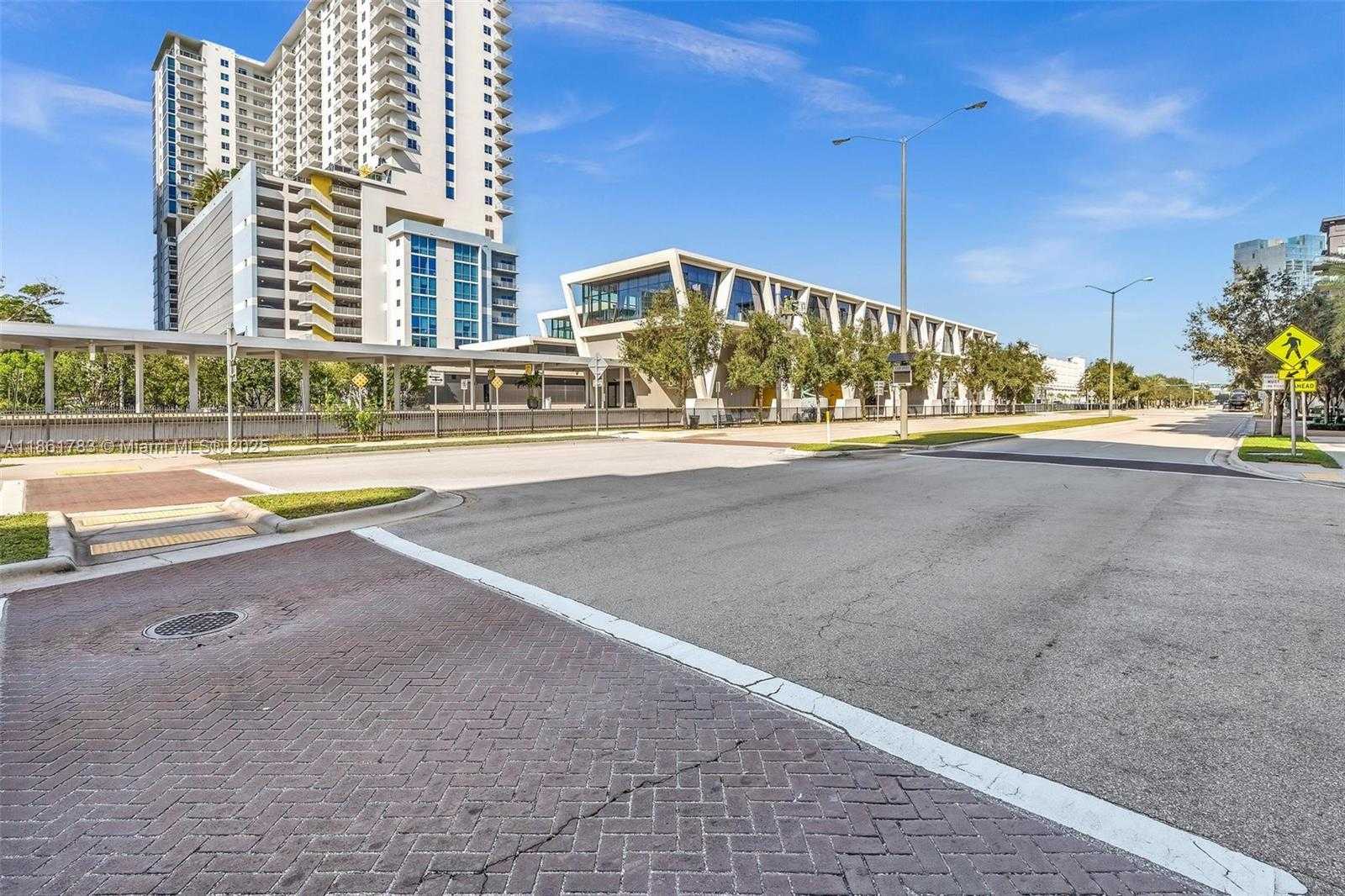 Small Image of 410 EVERNIA ST #113, West Palm Beach Number 26