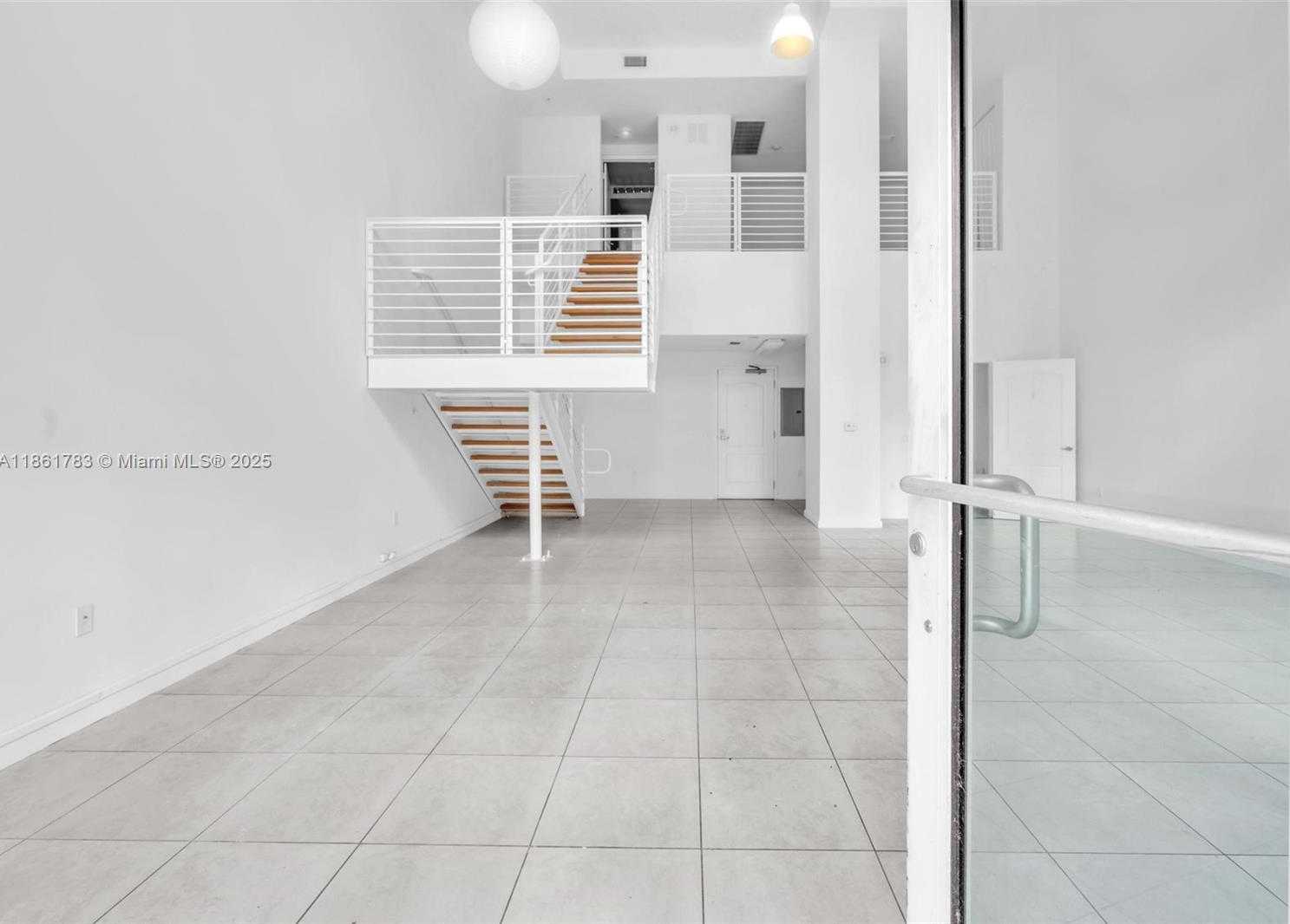 Small Image of 410 EVERNIA ST #113, West Palm Beach Number 4