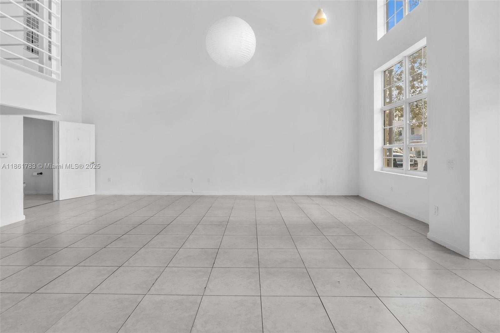 Small Image of 410 EVERNIA ST #113, West Palm Beach Number 7
