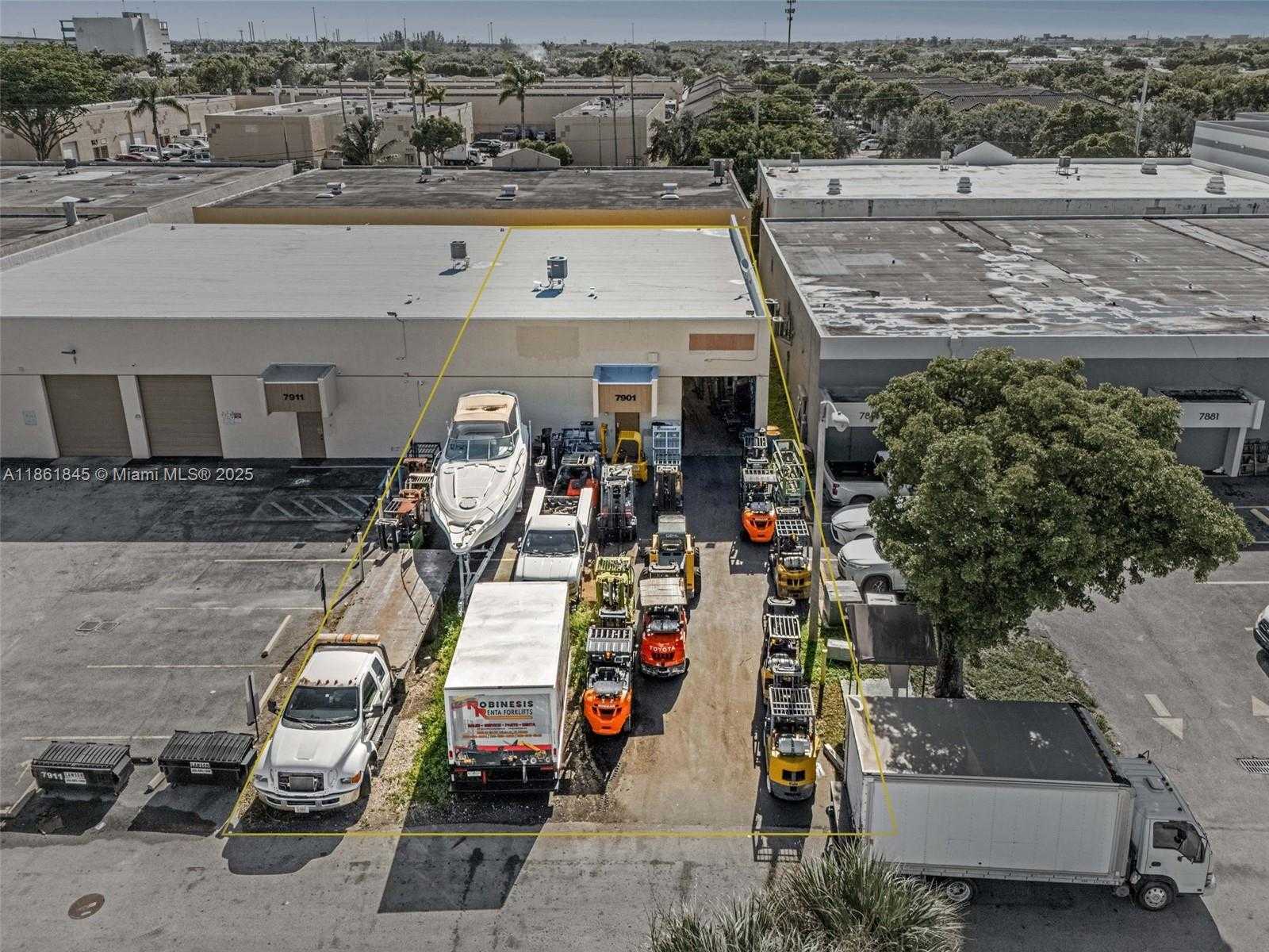 Small Image of 7901 WEST 25TH CT #3, Hialeah Number 17