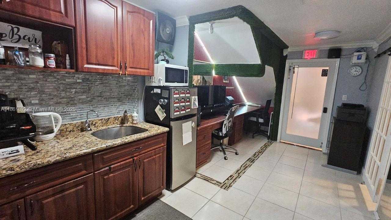 Small Image of 2441 NORTH WEST 93RD AVE #103, Doral Number 10