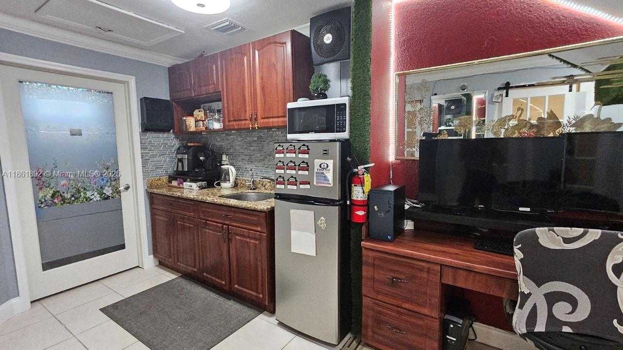 Small Image of 2441 NORTH WEST 93RD AVE #103, Doral Number 5