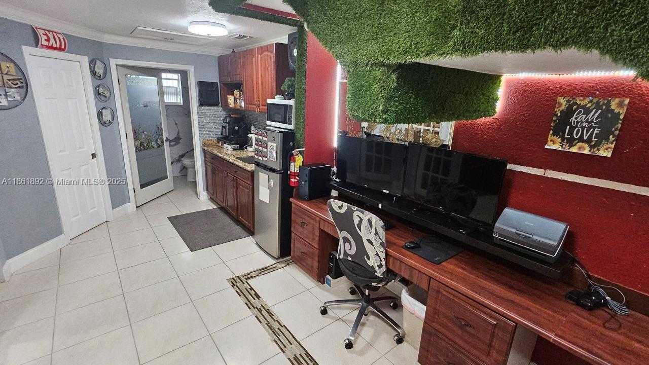 Small Image of 2441 NORTH WEST 93RD AVE #103, Doral Number 8