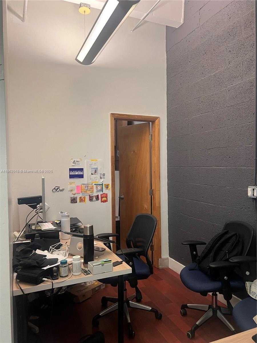 Small Image of 1221 SOUTH WEST 27TH AVE - 2ND FLOOR, Miami Number 15