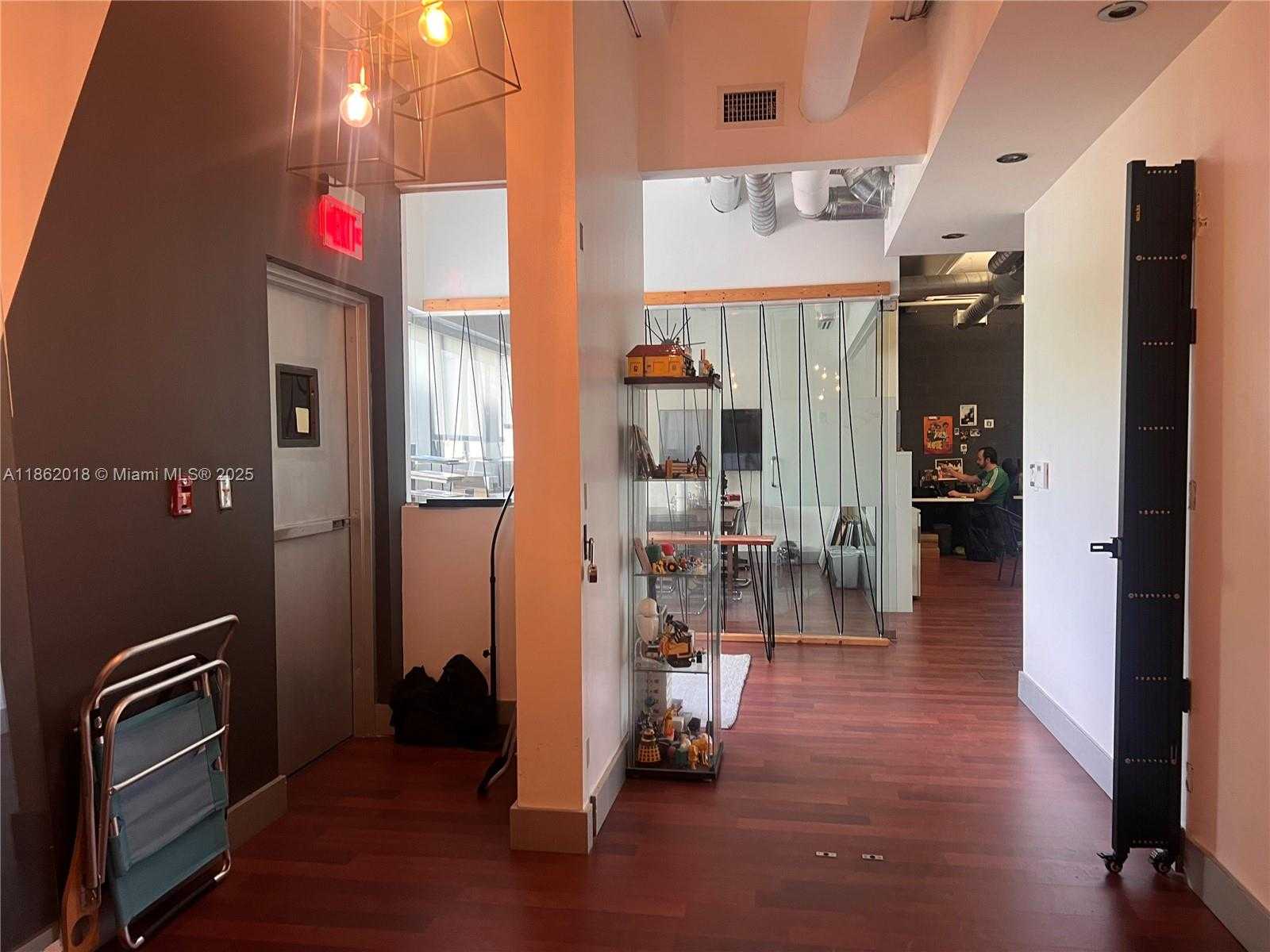 Small Image of 1221 SOUTH WEST 27TH AVE - 2ND FLOOR, Miami Number 6
