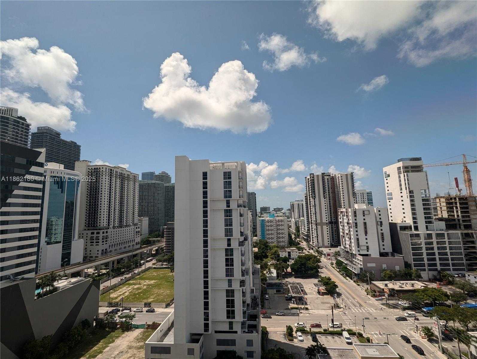Small Image of 175 SE 7th St, Miami, FL 33131, USA Number 29