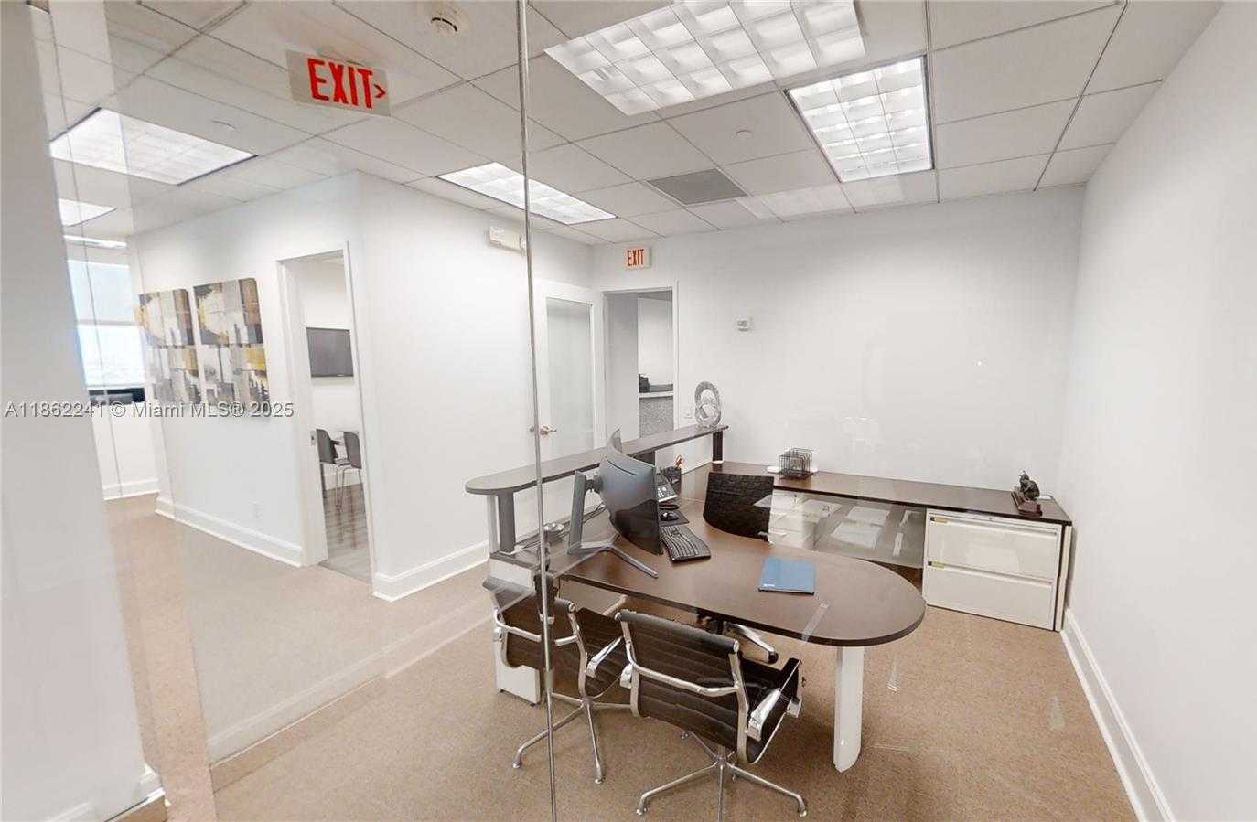 Small Image of 175 SE 7th St, Miami, FL 33131, USA Number 12