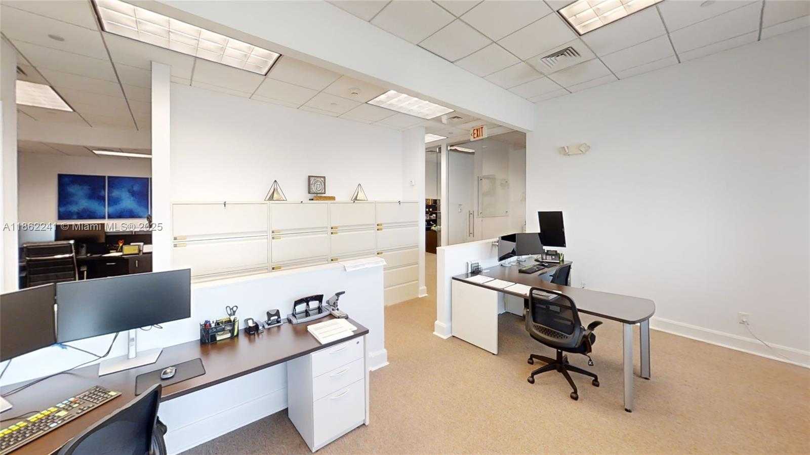 Small Image of 175 SE 7th St, Miami, FL 33131, USA Number 17