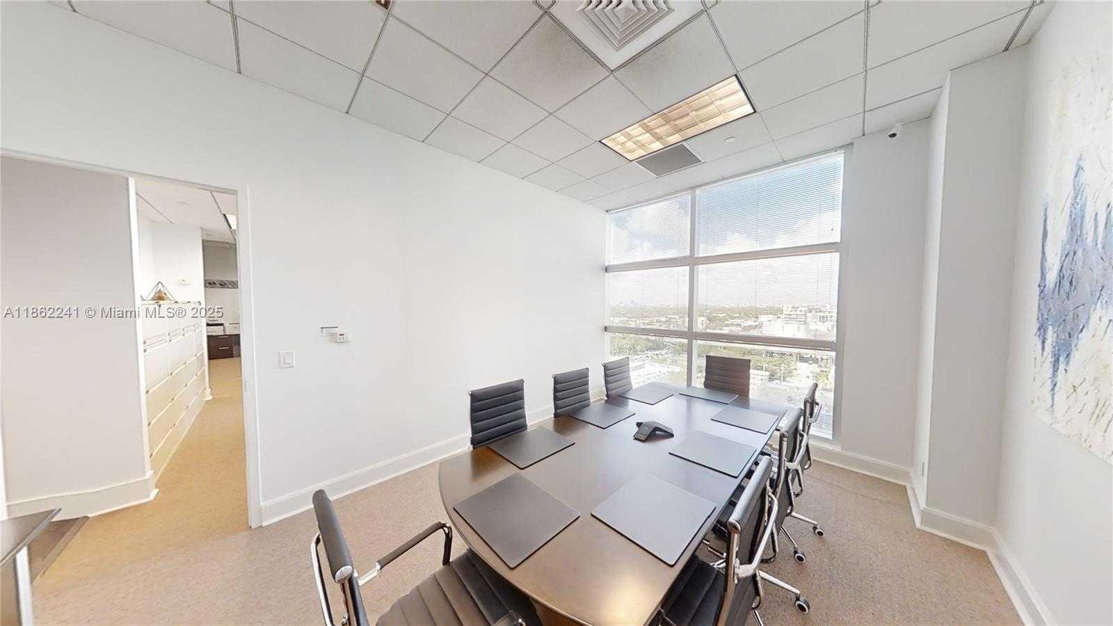 Small Image of 175 SE 7th St, Miami, FL 33131, USA Number 18