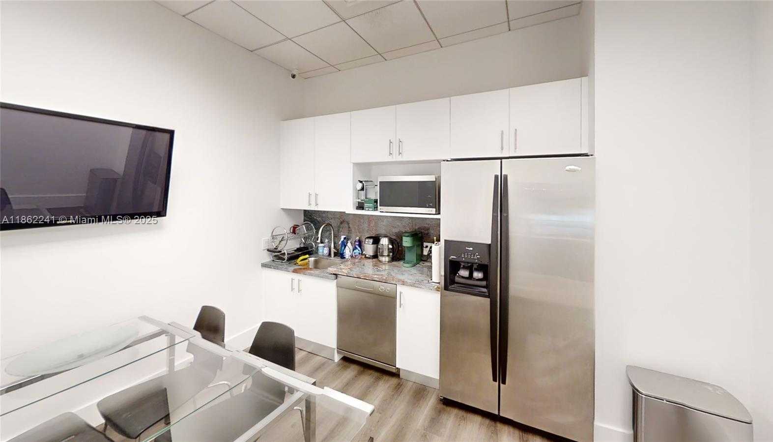 Small Image of 175 SE 7th St, Miami, FL 33131, USA Number 24