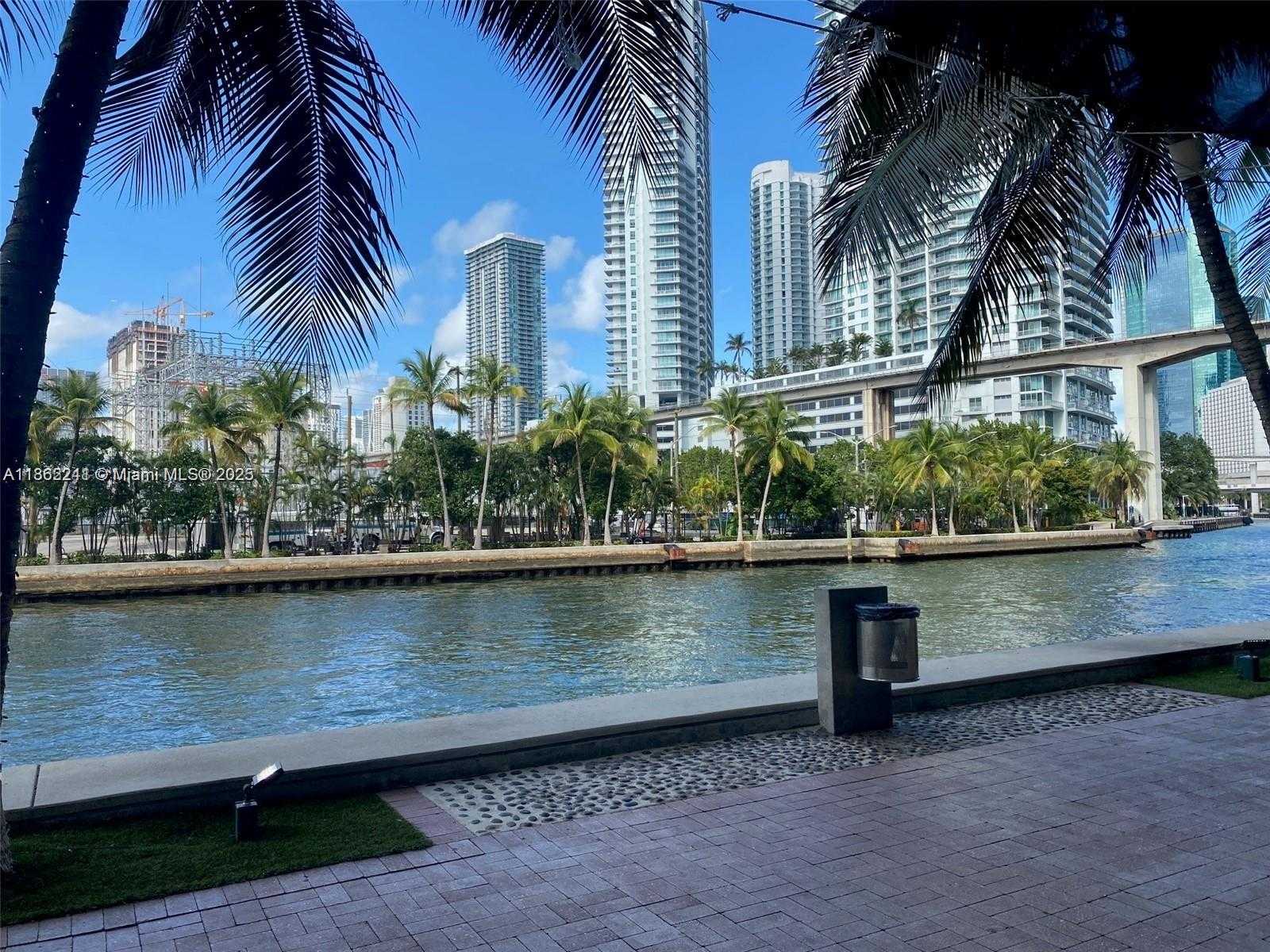 Small Image of 175 SE 7th St, Miami, FL 33131, USA Number 30