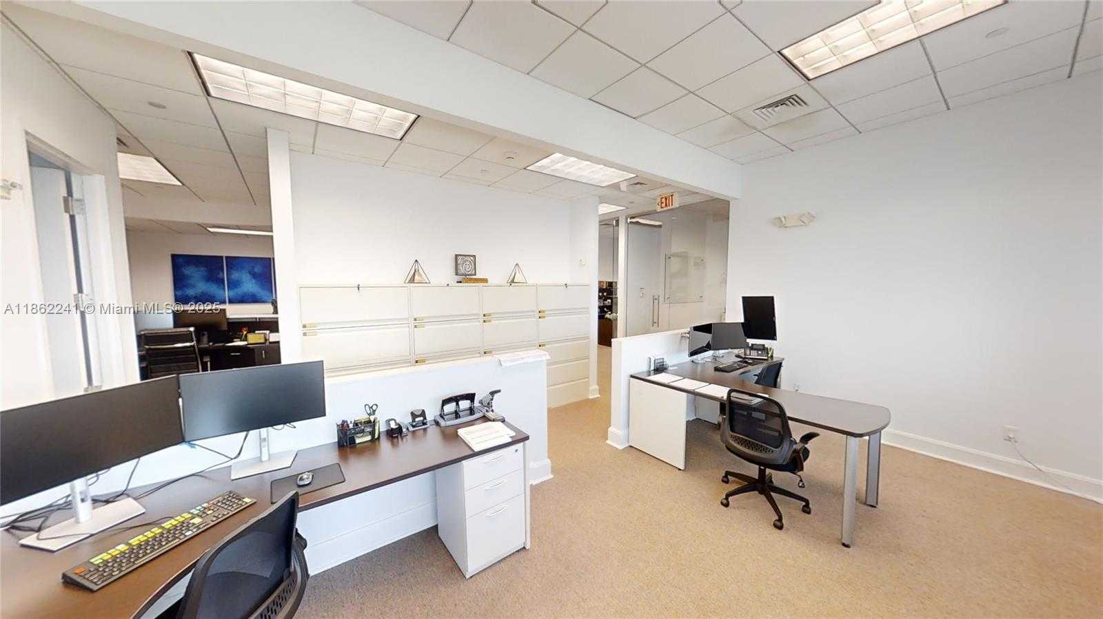 Small Image of 175 SE 7th St, Miami, FL 33131, USA Number 5