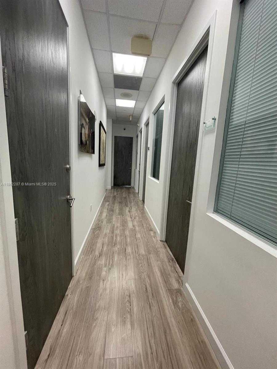 Small Image of 1900 NORTH BAYSHORE DR #1A, Miami Number 5