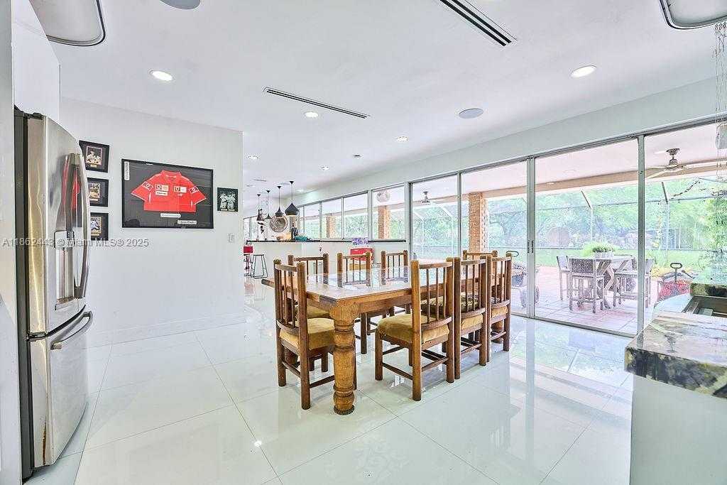 Small Image of 21601 SOUTH WEST 154TH AVE, Miami Number 11