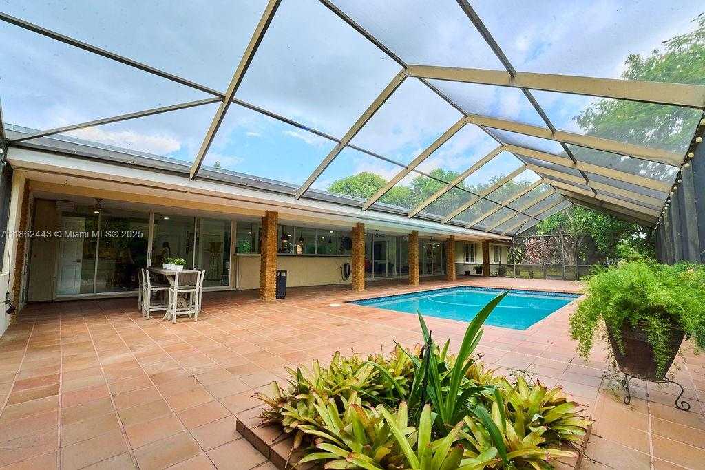 Small Image of 21601 SOUTH WEST 154TH AVE, Miami Number 13