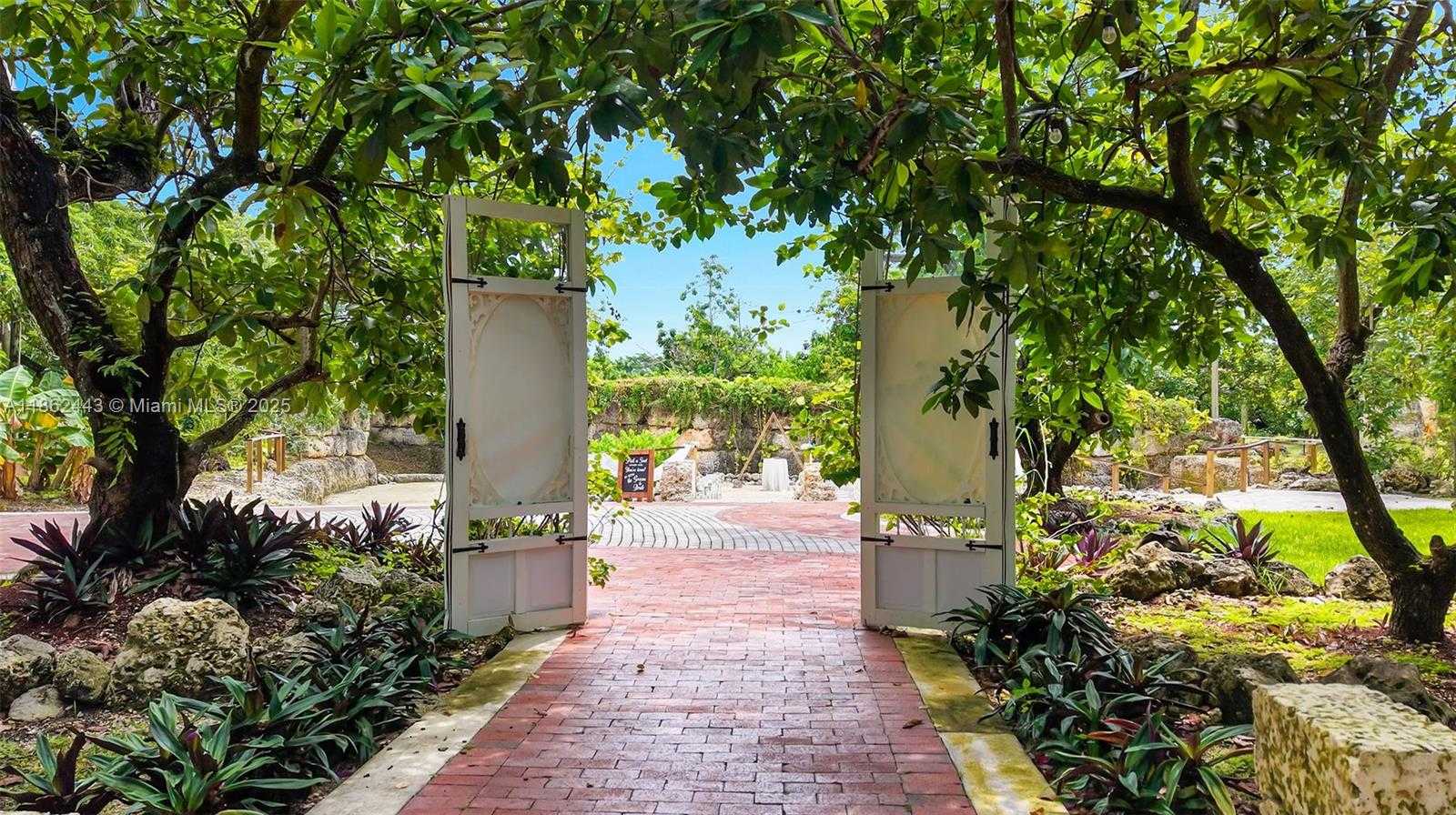 Small Image of 21601 SOUTH WEST 154TH AVE, Miami Number 19