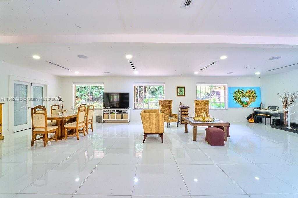 Small Image of 21601 SOUTH WEST 154TH AVE, Miami Number 4