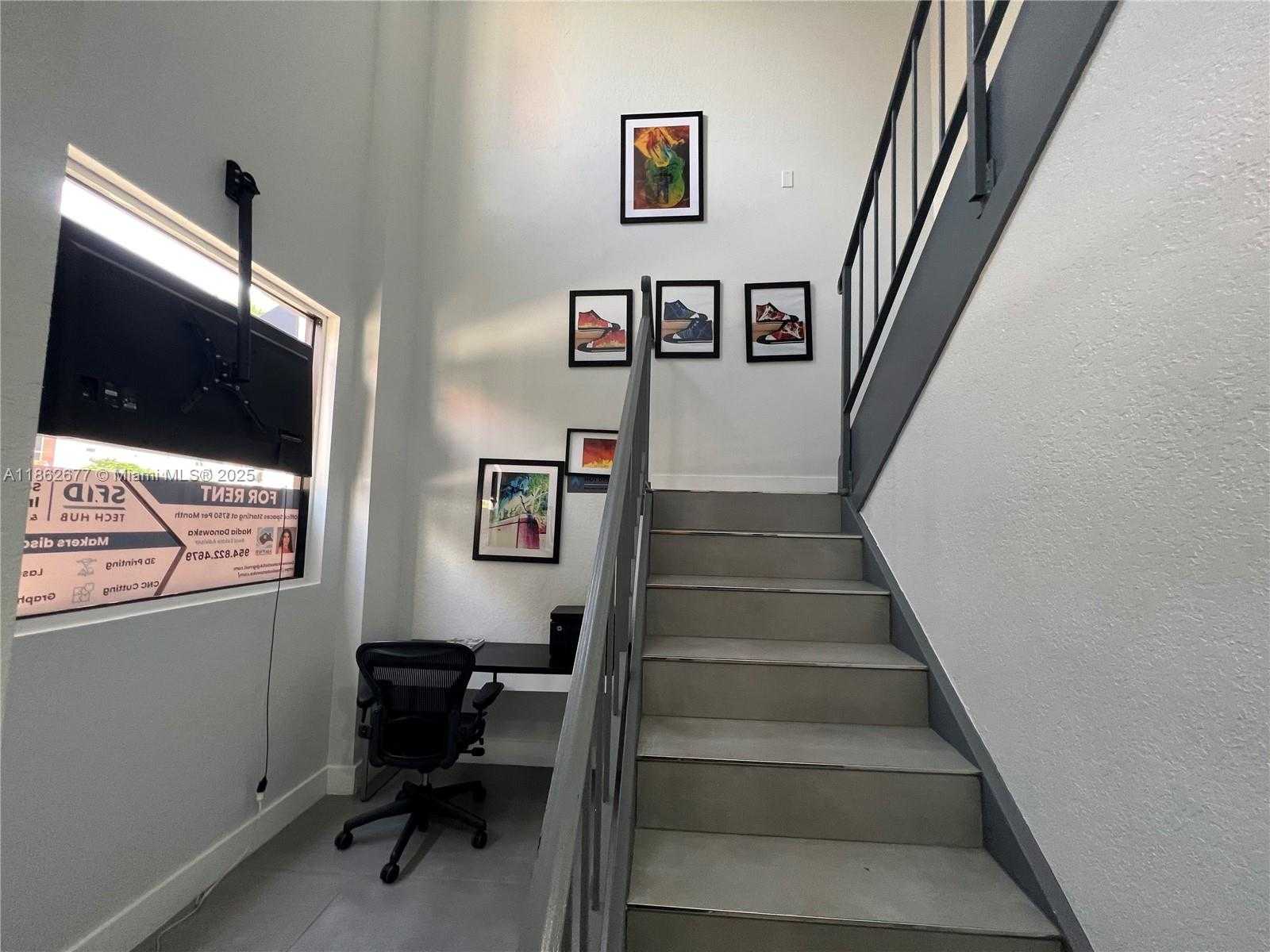 Small Image of 1918 HARRISON ST #101, Hollywood Number 5