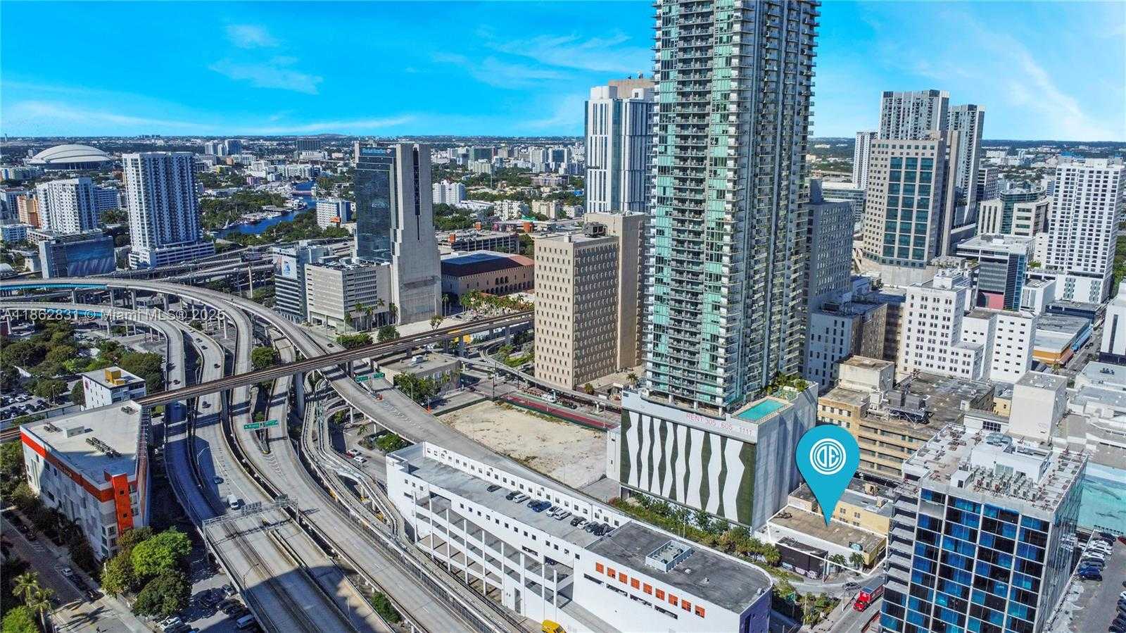 Small Image of 116 SOUTH MIAMI AVE, Miami Number 11